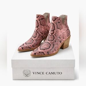 VINCE CAMUTO Pink Snakeskin Ankle Boots, Pointed Toe, Size 9.5 M41